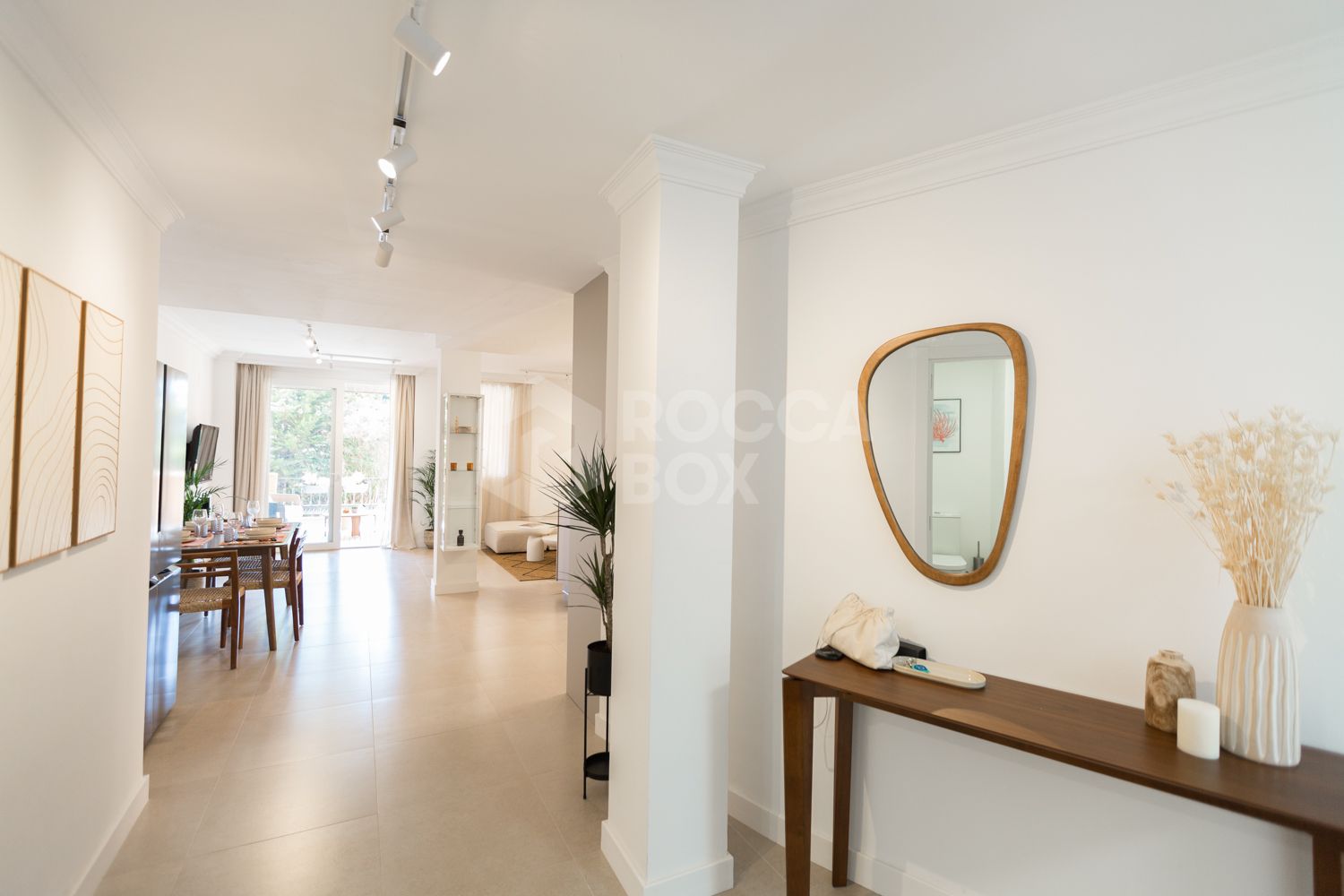 Fully Renovated 2-Bedroom Apartment Just 150m from the Beach – With Access to 4-Star Hotel Facilities