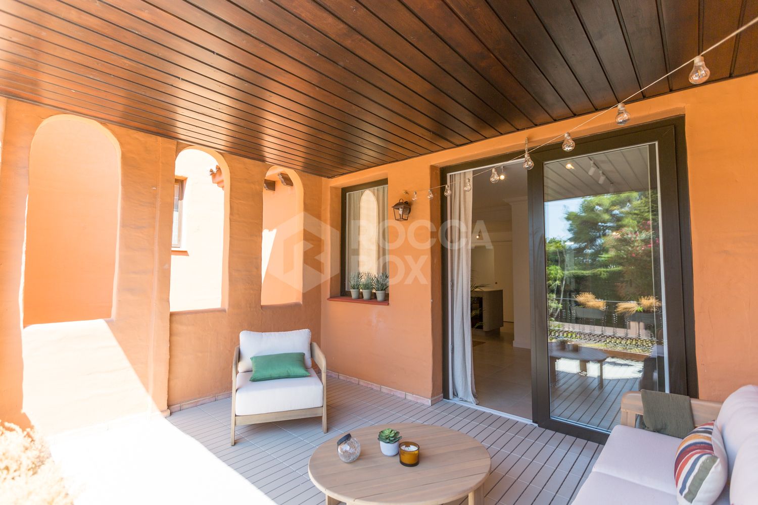 Fully Renovated 2-Bedroom Apartment Just 150m from the Beach – With Access to 4-Star Hotel Facilities