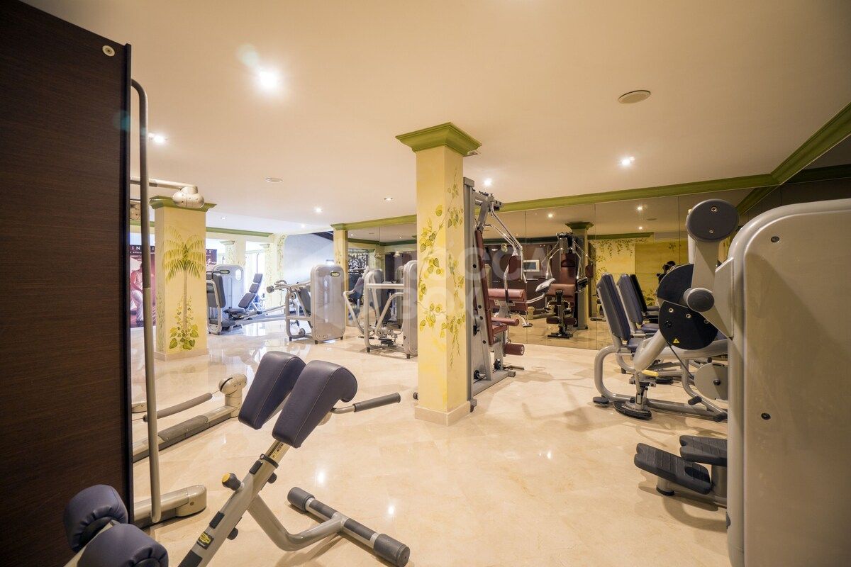 Fully Renovated 2-Bedroom Apartment Just 150m from the Beach – With Access to 4-Star Hotel Facilities