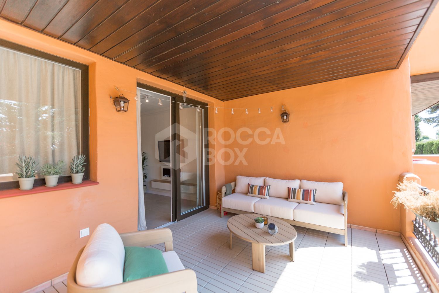 Fully Renovated 2-Bedroom Apartment Just 150m from the Beach – With Access to 4-Star Hotel Facilities