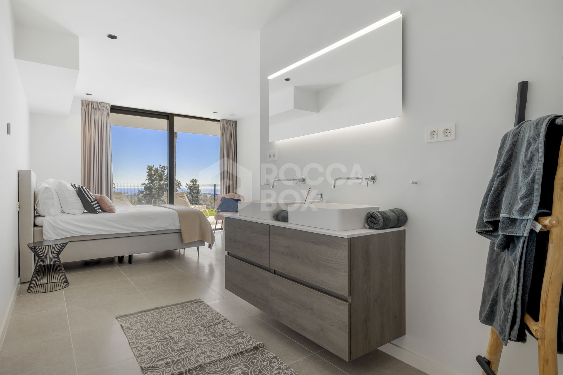 Contemporary Luxury with Panoramic Views in La Alquería