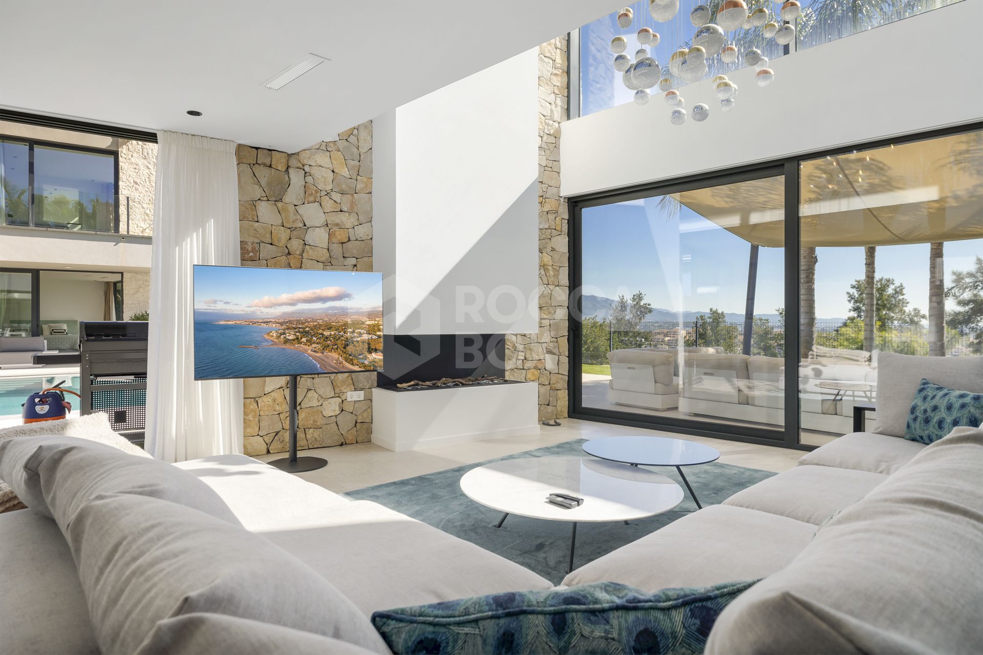 Contemporary Luxury with Panoramic Views in La Alquería