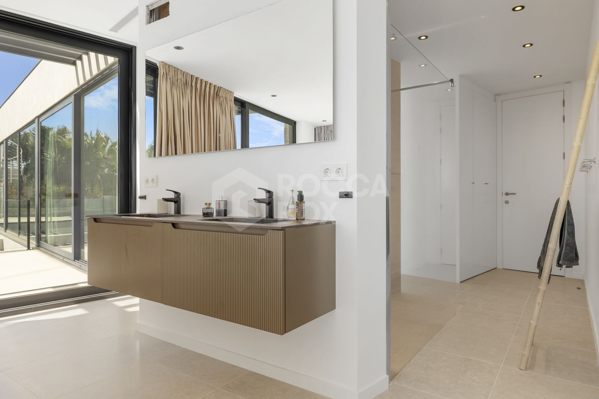 Contemporary Luxury with Panoramic Views in La Alquería