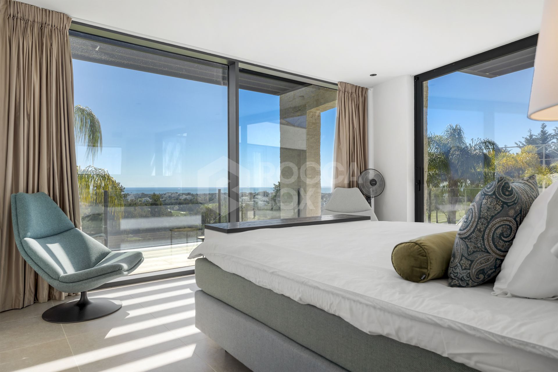 Contemporary Luxury with Panoramic Views in La Alquería