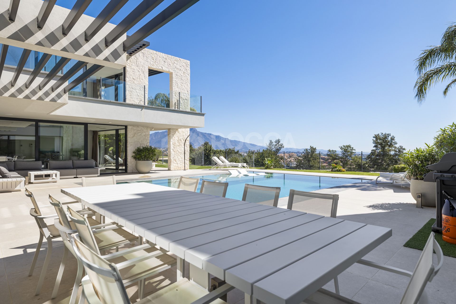 Contemporary Luxury with Panoramic Views in La Alquería