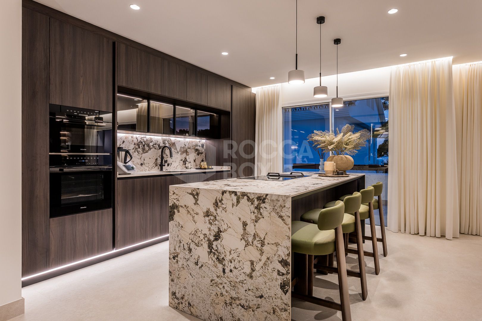 Exclusive apartment Reformed in Palm Beach, Los Monteros, beachfront