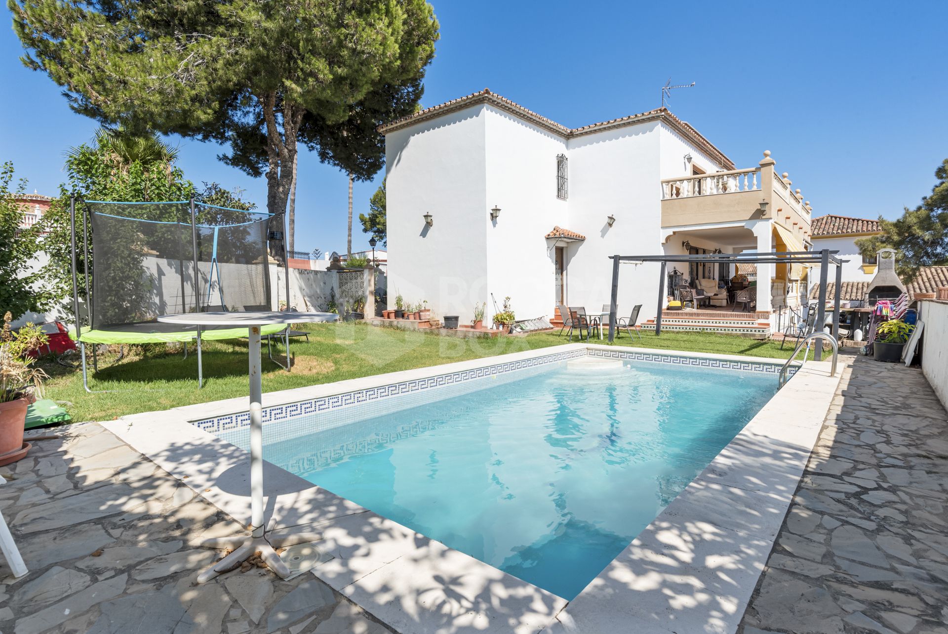 Large 6 Bedroom Villa with Sea and Mountain Views in Estepona