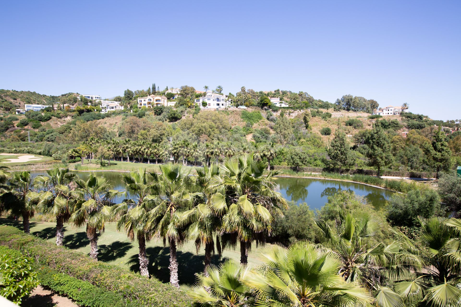 Penthouse overlooking the lake and the golf course in La Quinta – 3 bedrooms