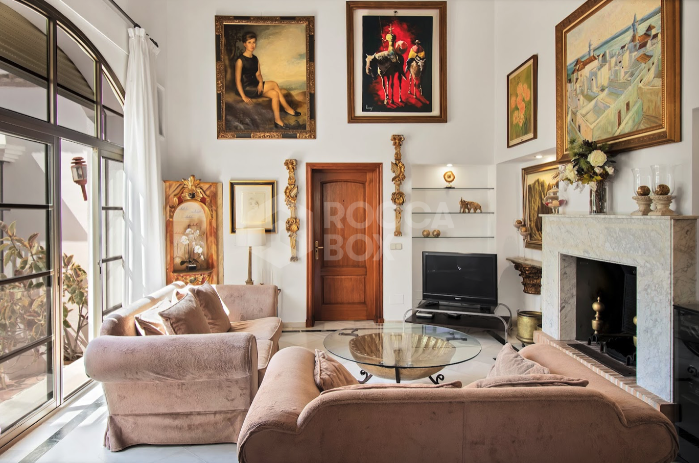 Colonial style villa in the area of San Pedro beach.