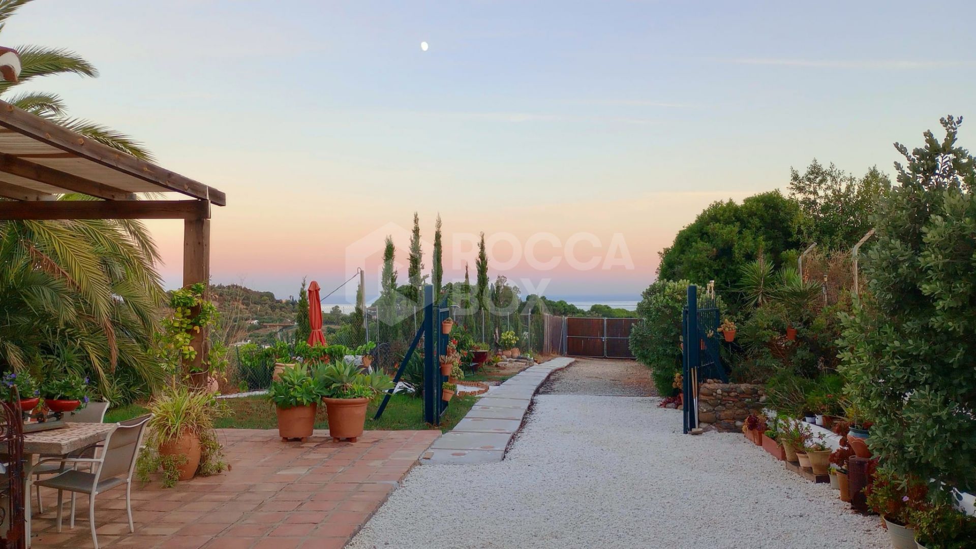 Dreaming property with sea views