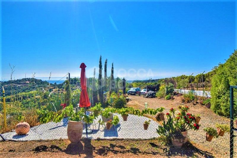 Dreaming property with sea views