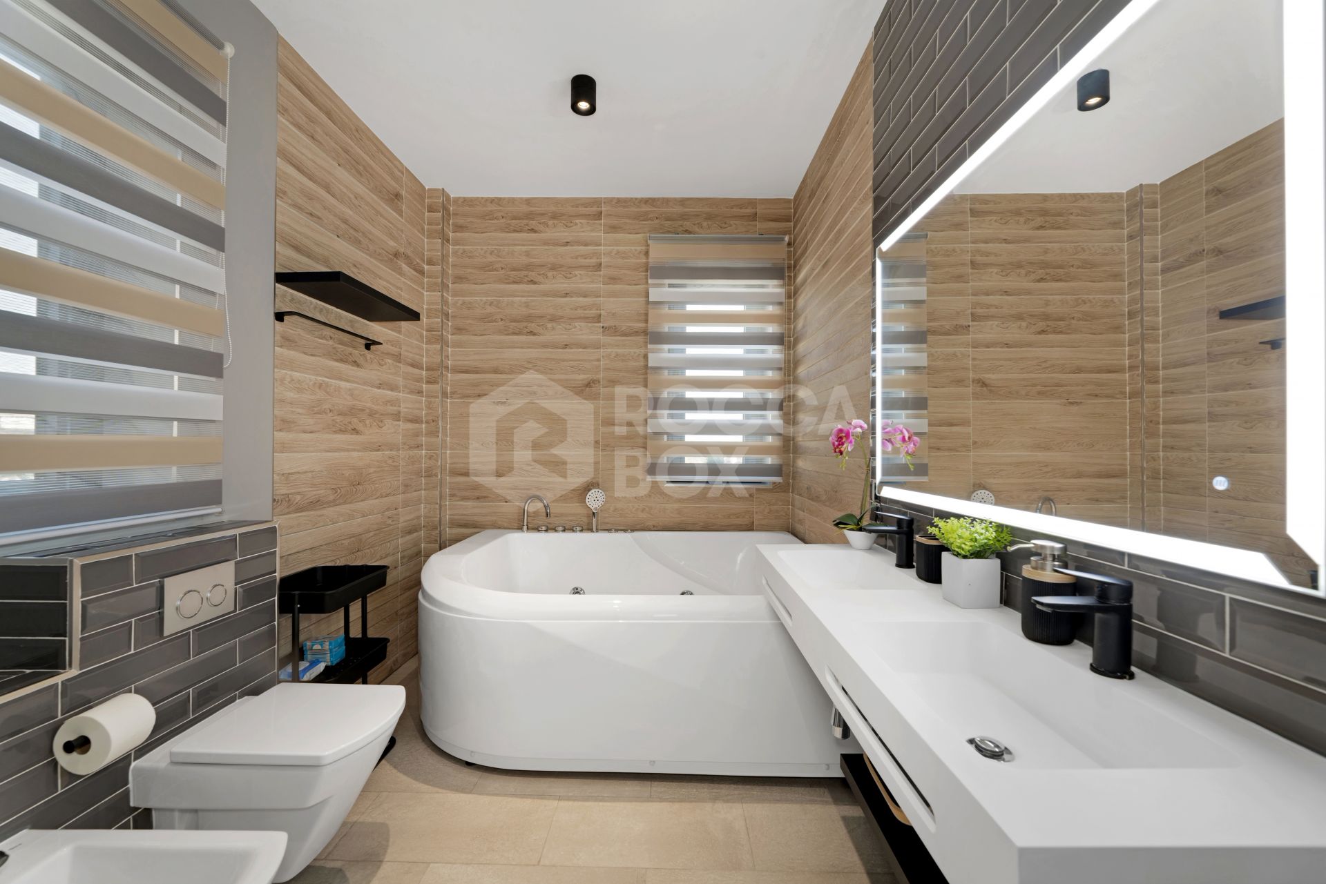Exclusive Villa with Heated Pool and Hammam in Calahonda