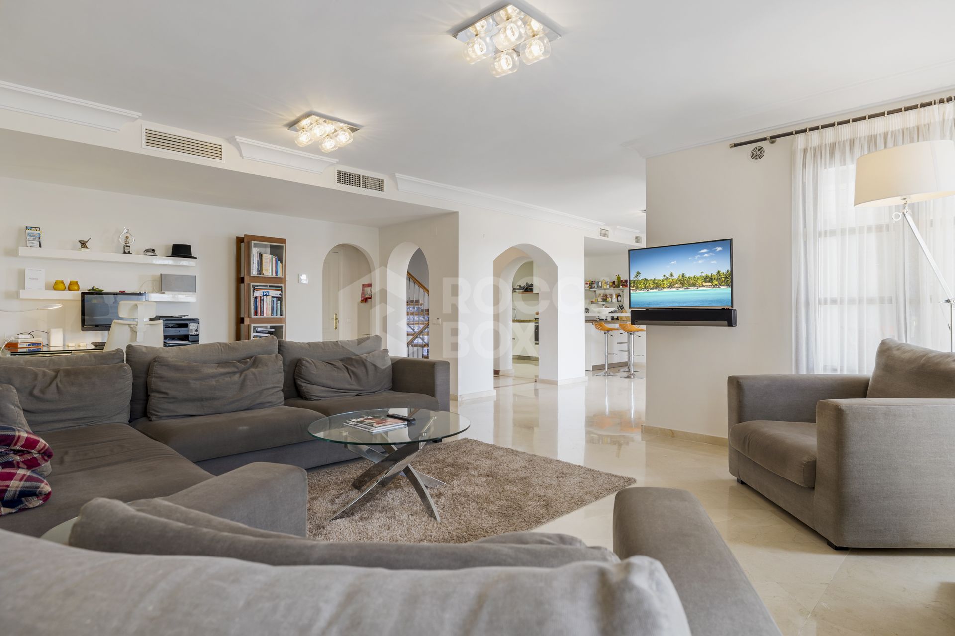 Spacious semi-detached house with pool and southwest views in Marbella premium area