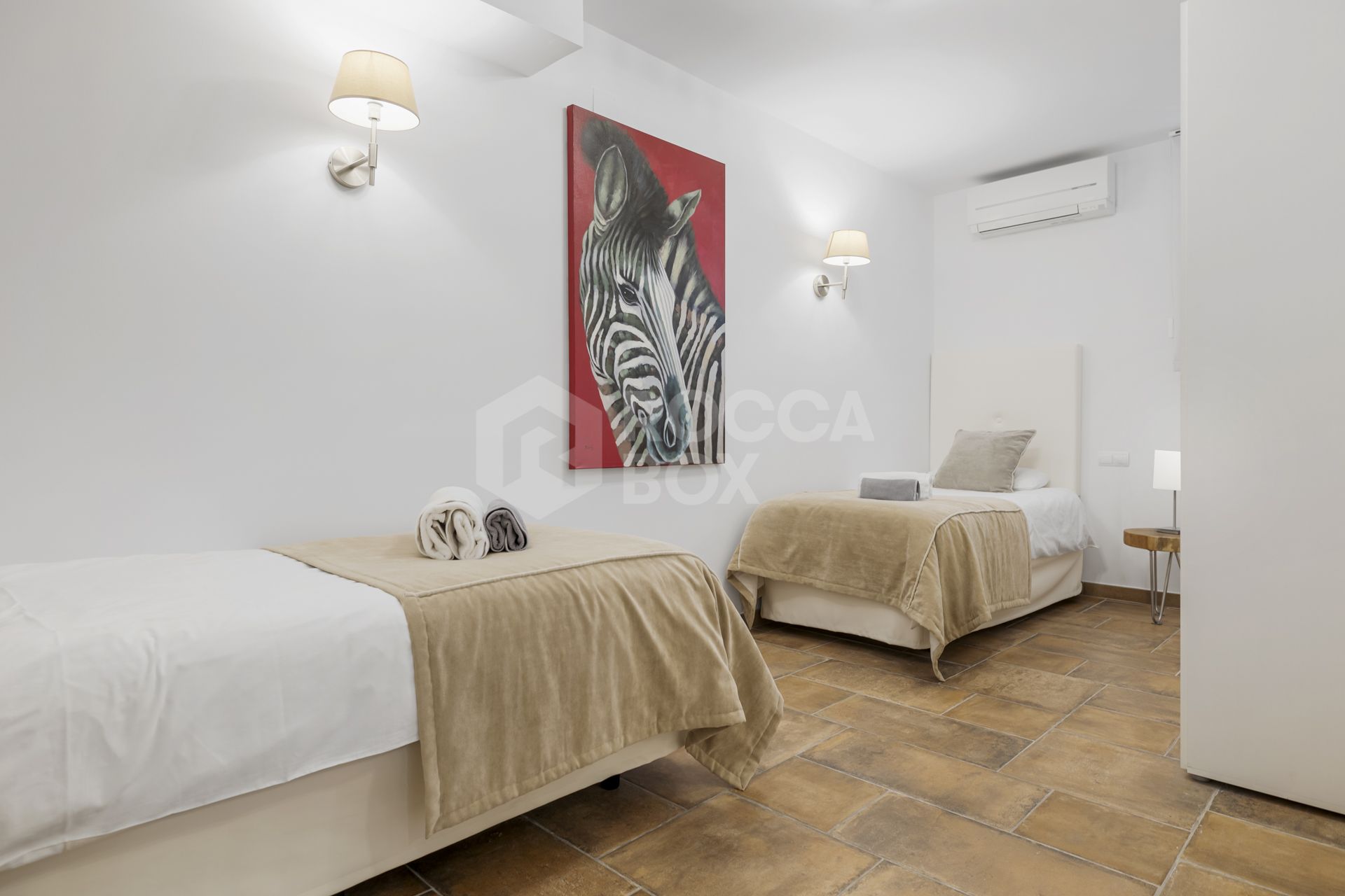 Spacious semi-detached house with pool and southwest views in Marbella premium area