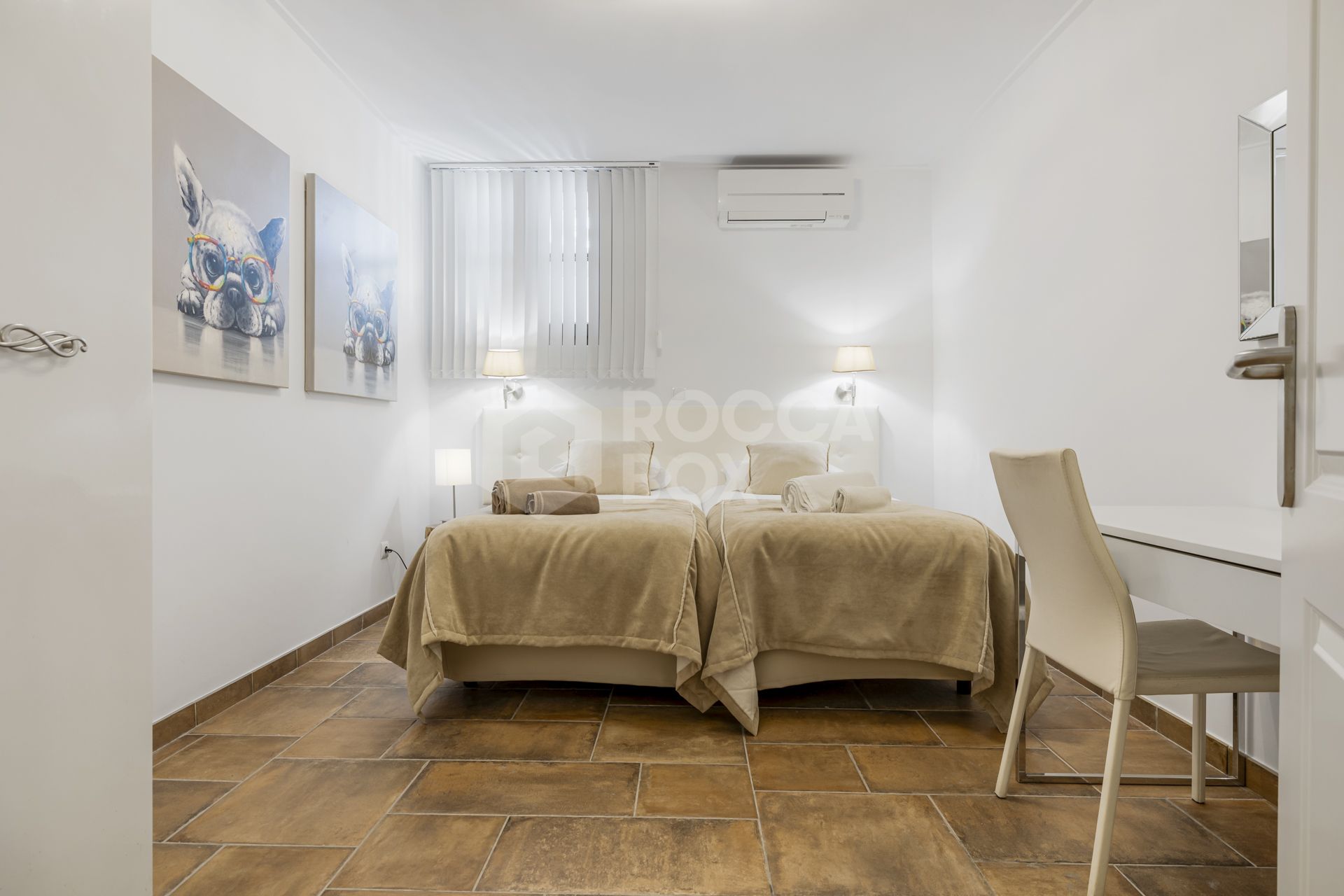 Spacious semi-detached house with pool and southwest views in Marbella premium area
