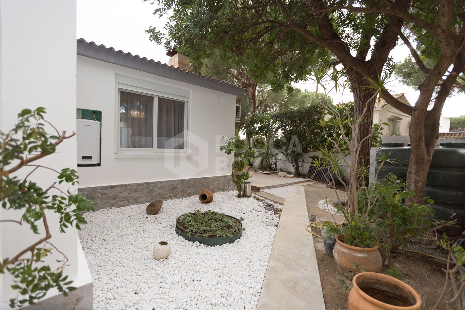 A pine and sea retreat in Las Chapas, Marbella
