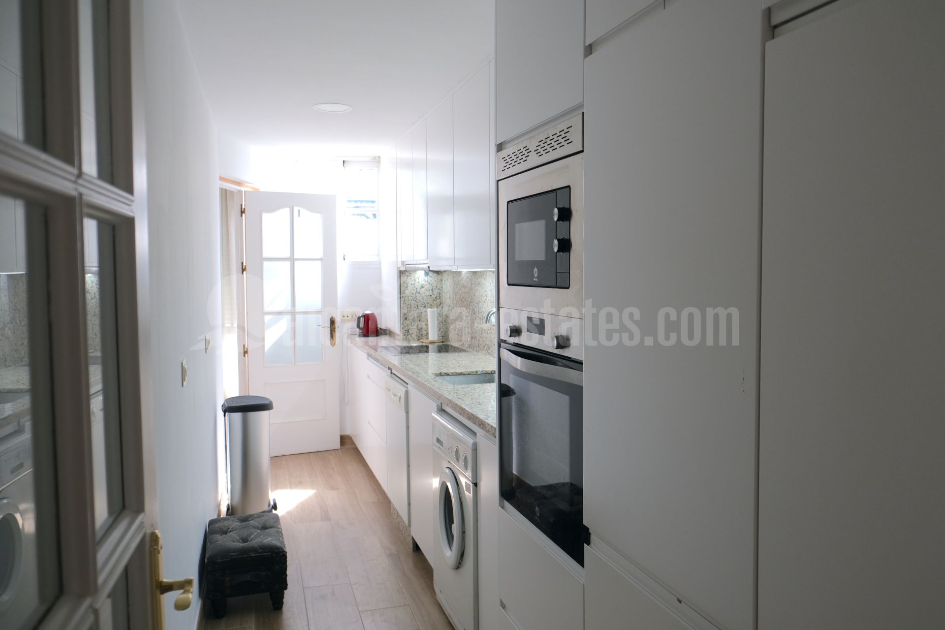 Apartamento en Playa Bajadilla - Puertos, Marbella