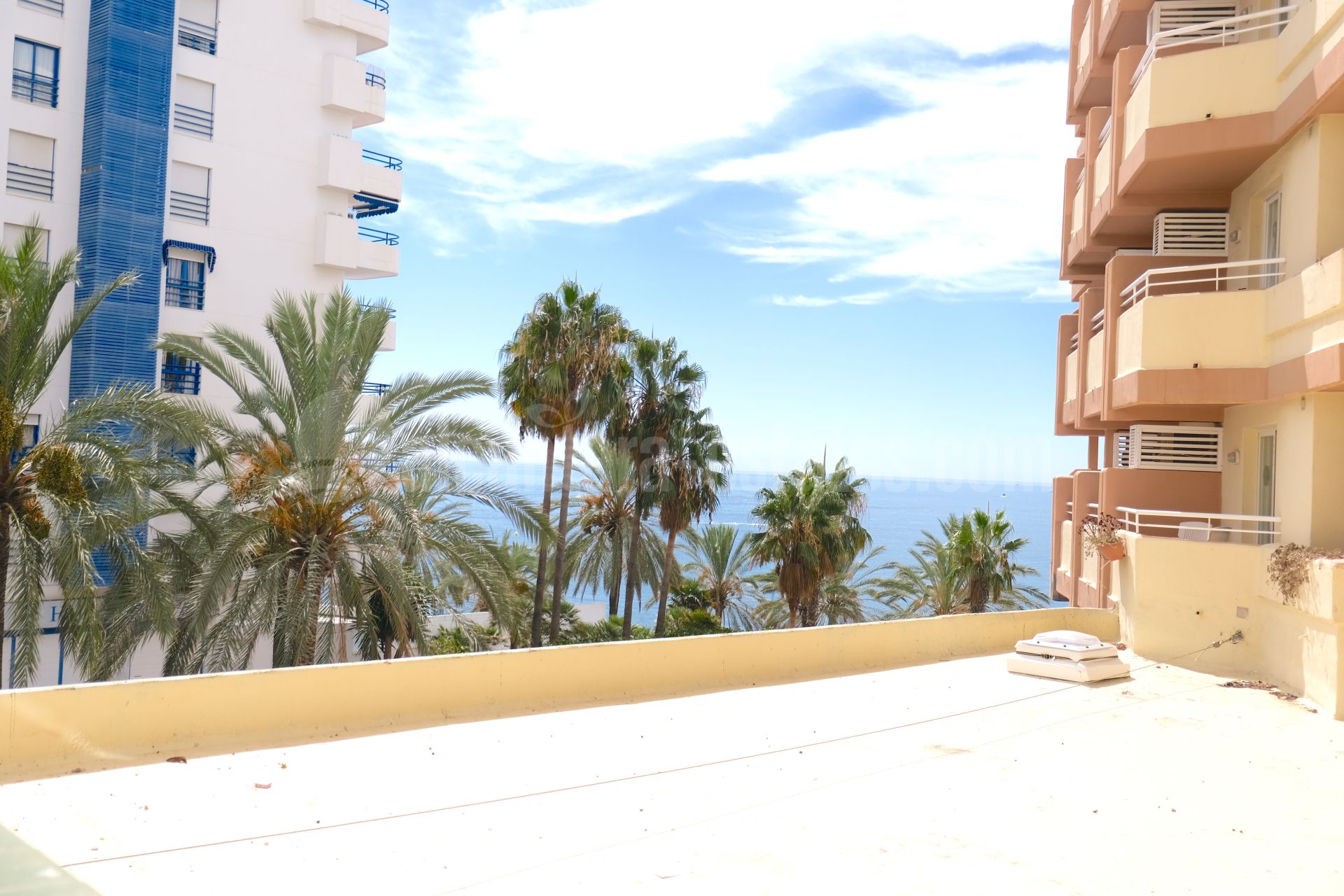 Apartamento en Playa Bajadilla - Puertos, Marbella
