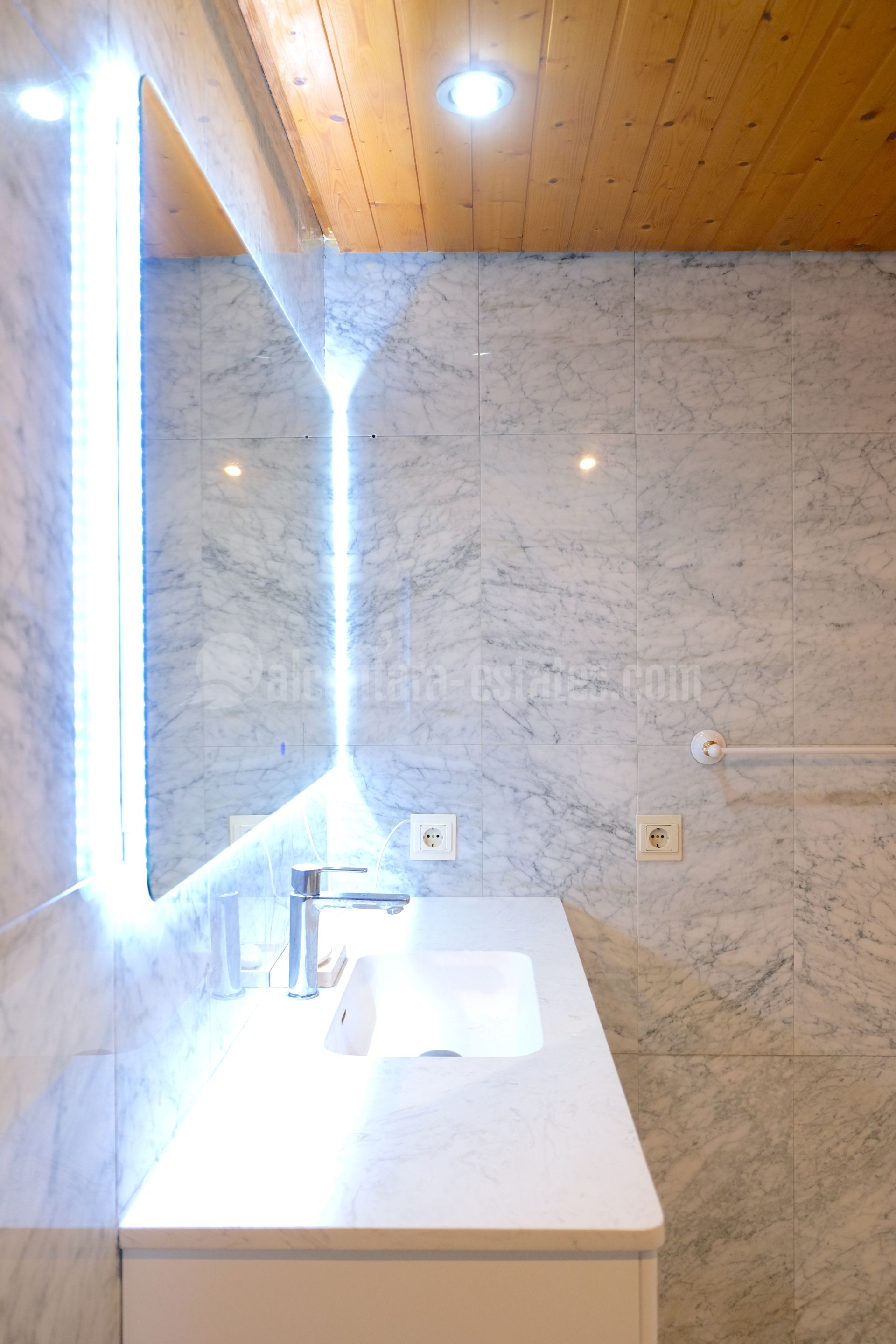 Apartamento en Playa Bajadilla - Puertos, Marbella