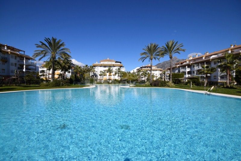 Excellent ground floor apartment in a prestigious urbanization of Puerto Banus, Costa del Sol