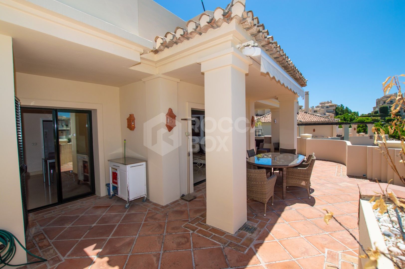 STUNING 3-BEDROOM APARTMENT CAPANES ,BENAHAVIS ,COSTA DEL SOL