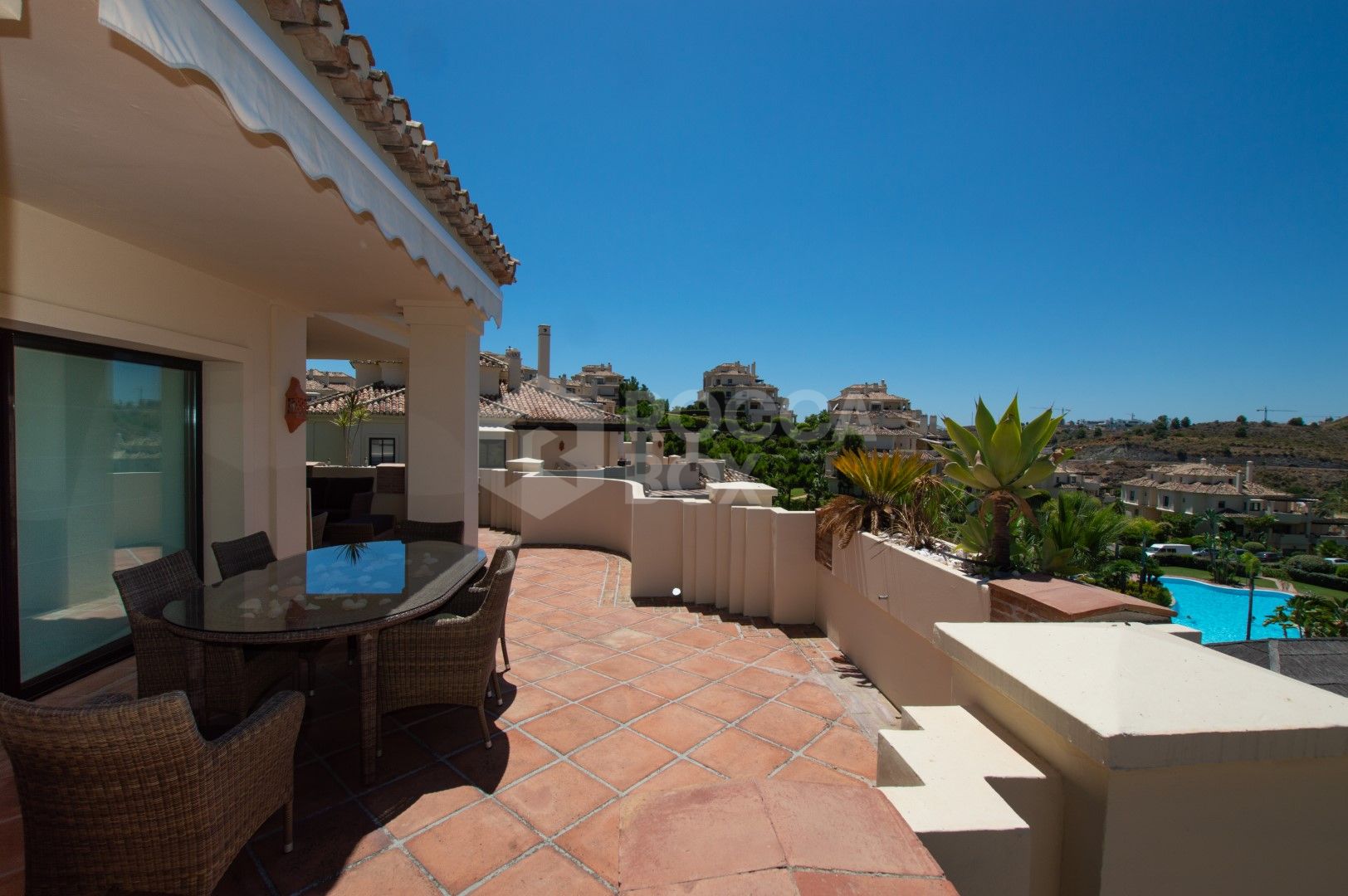 STUNING 3-BEDROOM APARTMENT CAPANES ,BENAHAVIS ,COSTA DEL SOL