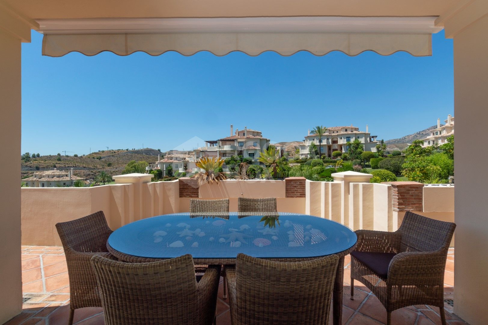 STUNING 3-BEDROOM APARTMENT CAPANES ,BENAHAVIS ,COSTA DEL SOL