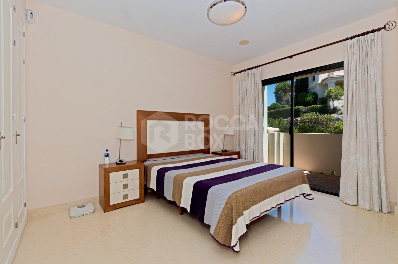 STUNING 3-BEDROOM APARTMENT CAPANES ,BENAHAVIS ,COSTA DEL SOL