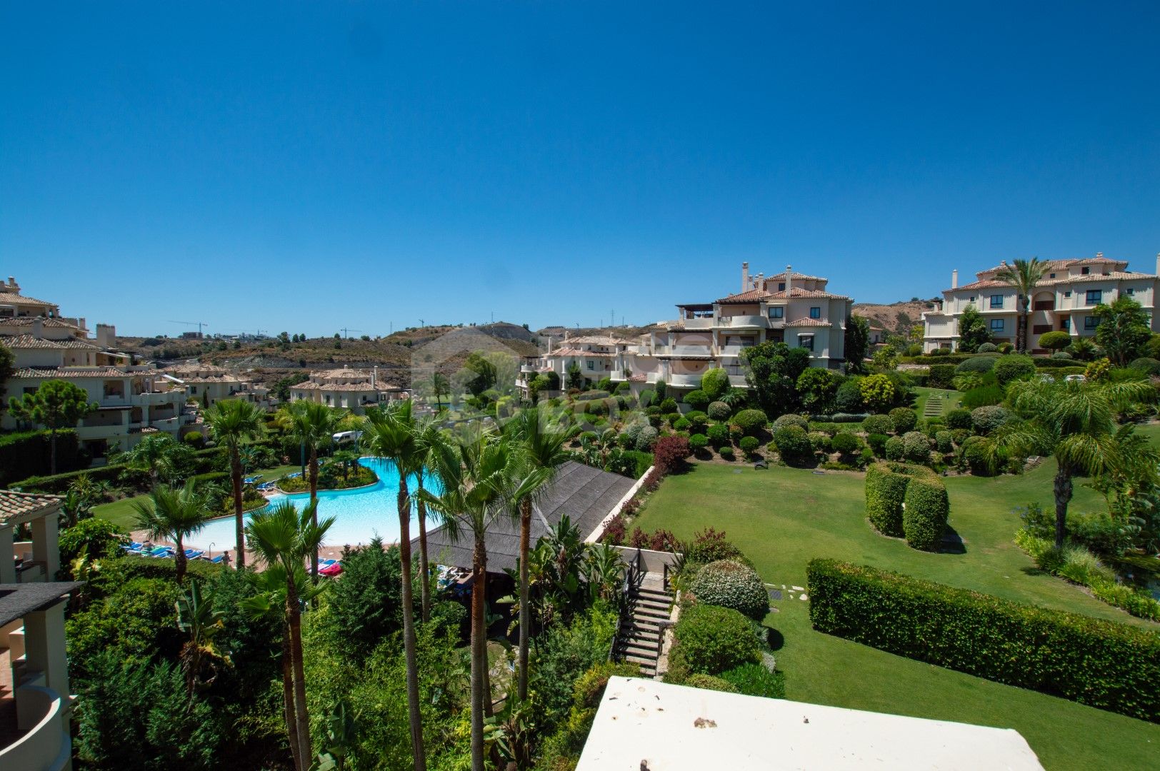 STUNING 3-BEDROOM APARTMENT CAPANES ,BENAHAVIS ,COSTA DEL SOL