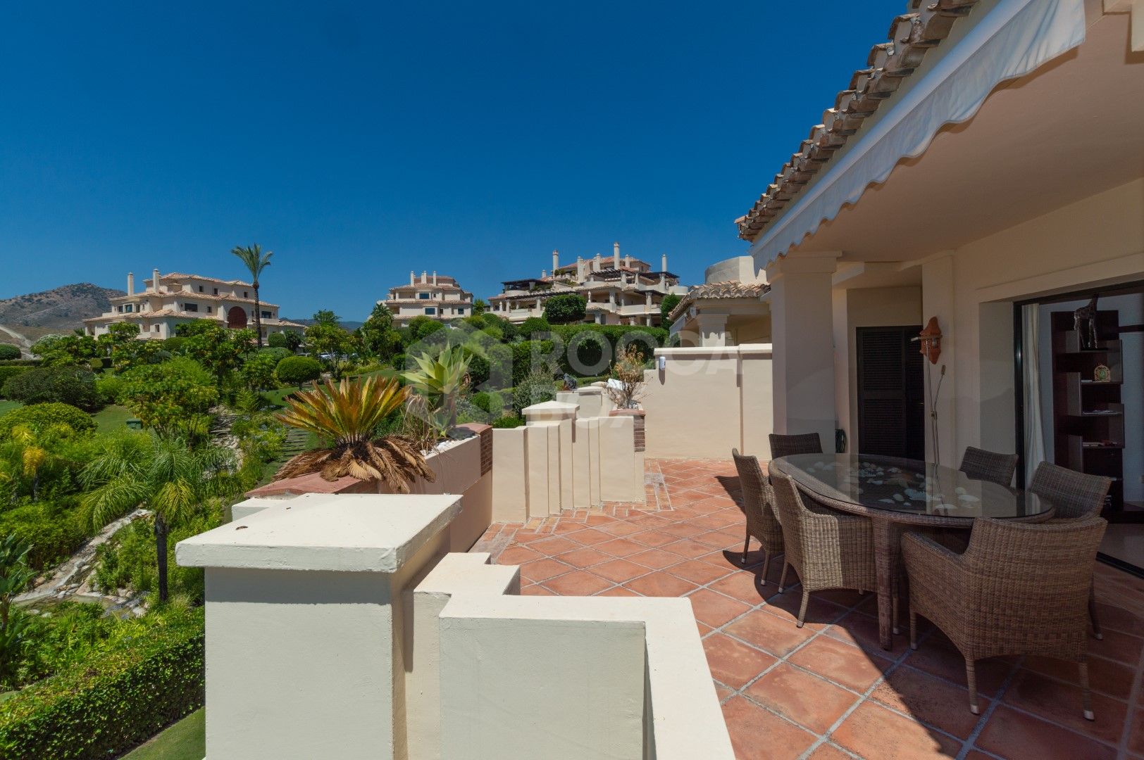 STUNING 3-BEDROOM APARTMENT CAPANES ,BENAHAVIS ,COSTA DEL SOL