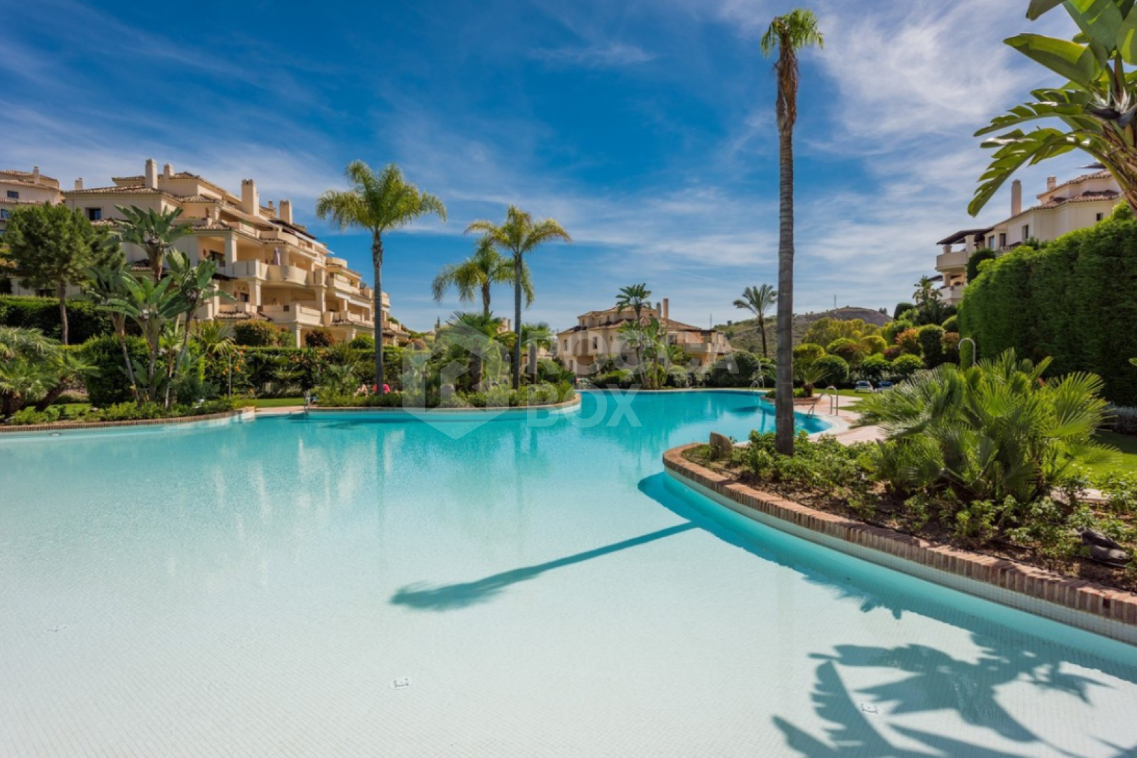 STUNING 3-BEDROOM APARTMENT CAPANES ,BENAHAVIS ,COSTA DEL SOL