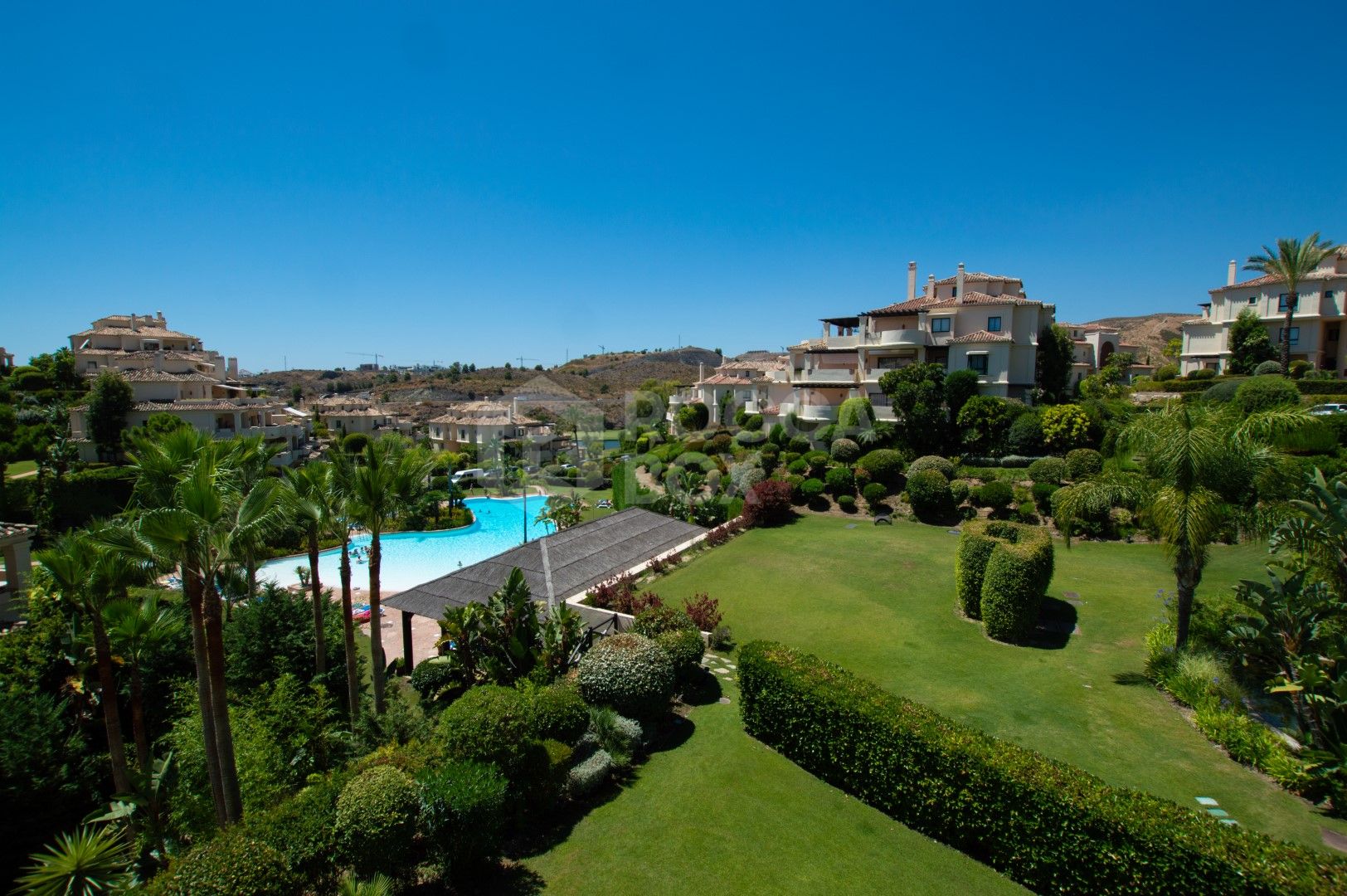 STUNING 3-BEDROOM APARTMENT CAPANES ,BENAHAVIS ,COSTA DEL SOL