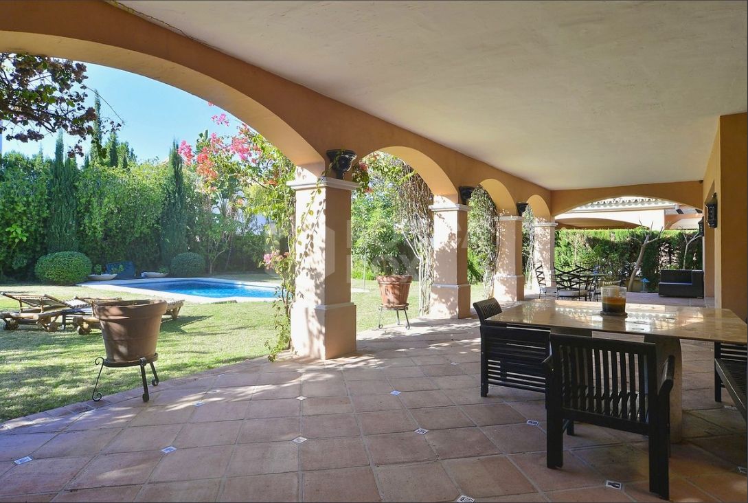 Beautiful 4 bedrooms villa in Las Brisas, Nueva Andalucia, Marbella.