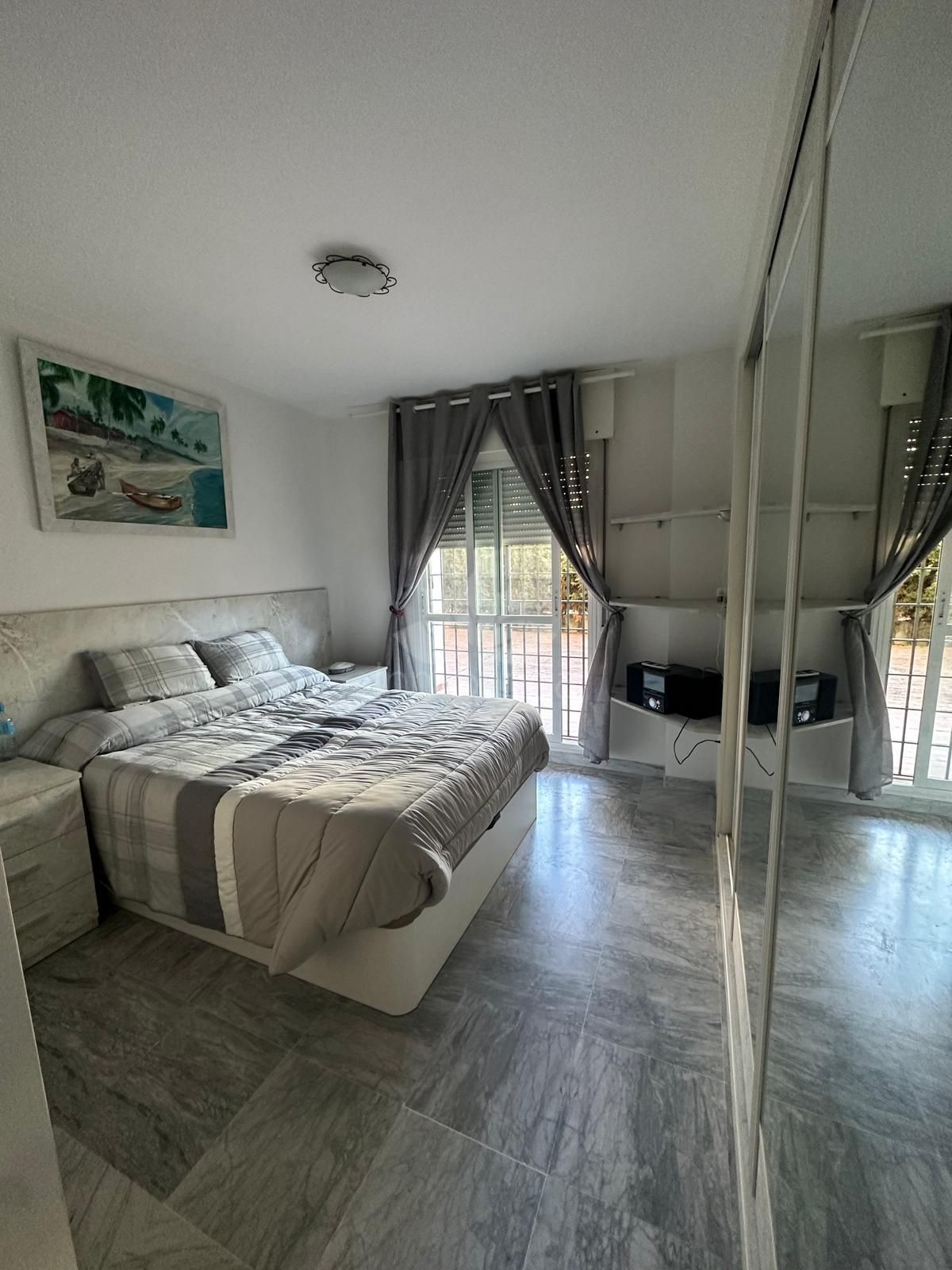 Apartamento Planta Baja en Lorcrimar, Marbella