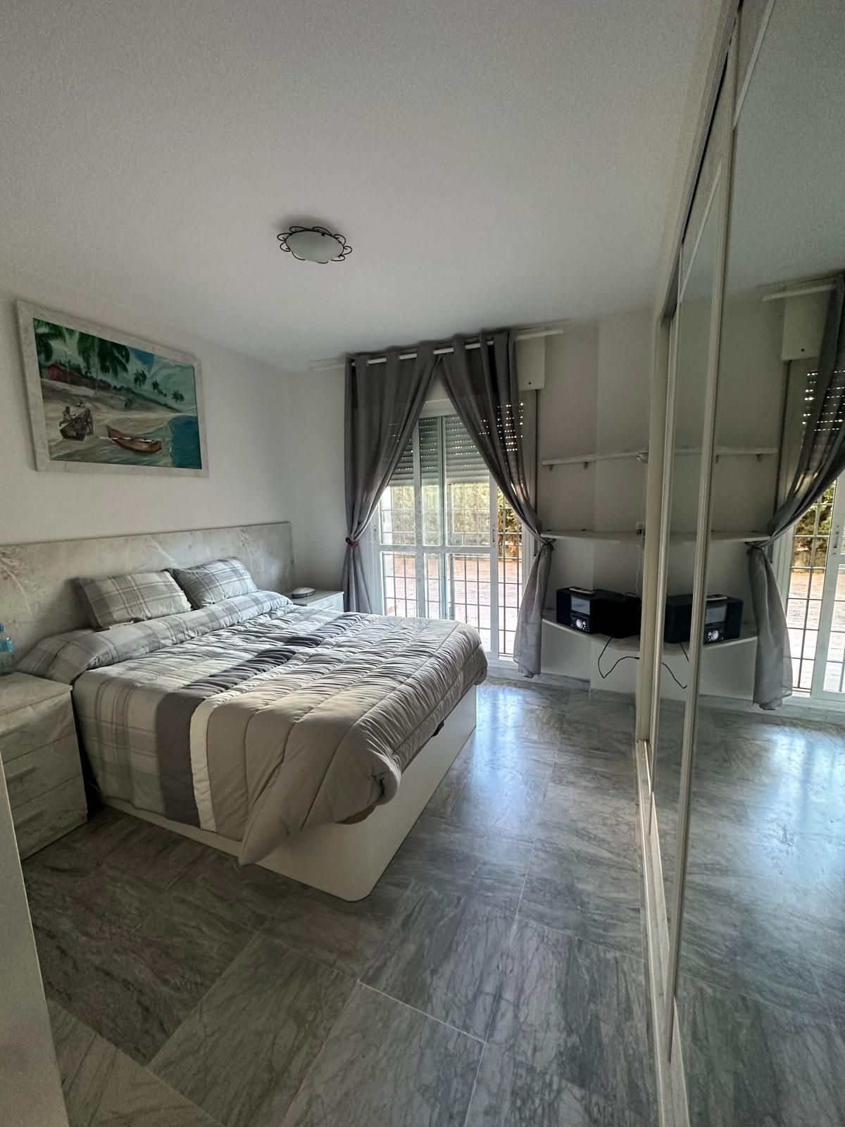 Apartamento Planta Baja en Lorcrimar, Marbella