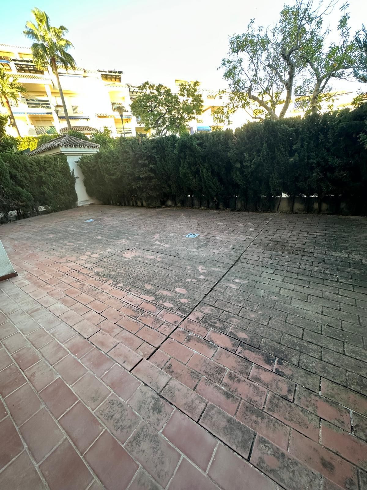 Apartamento Planta Baja en Lorcrimar, Marbella