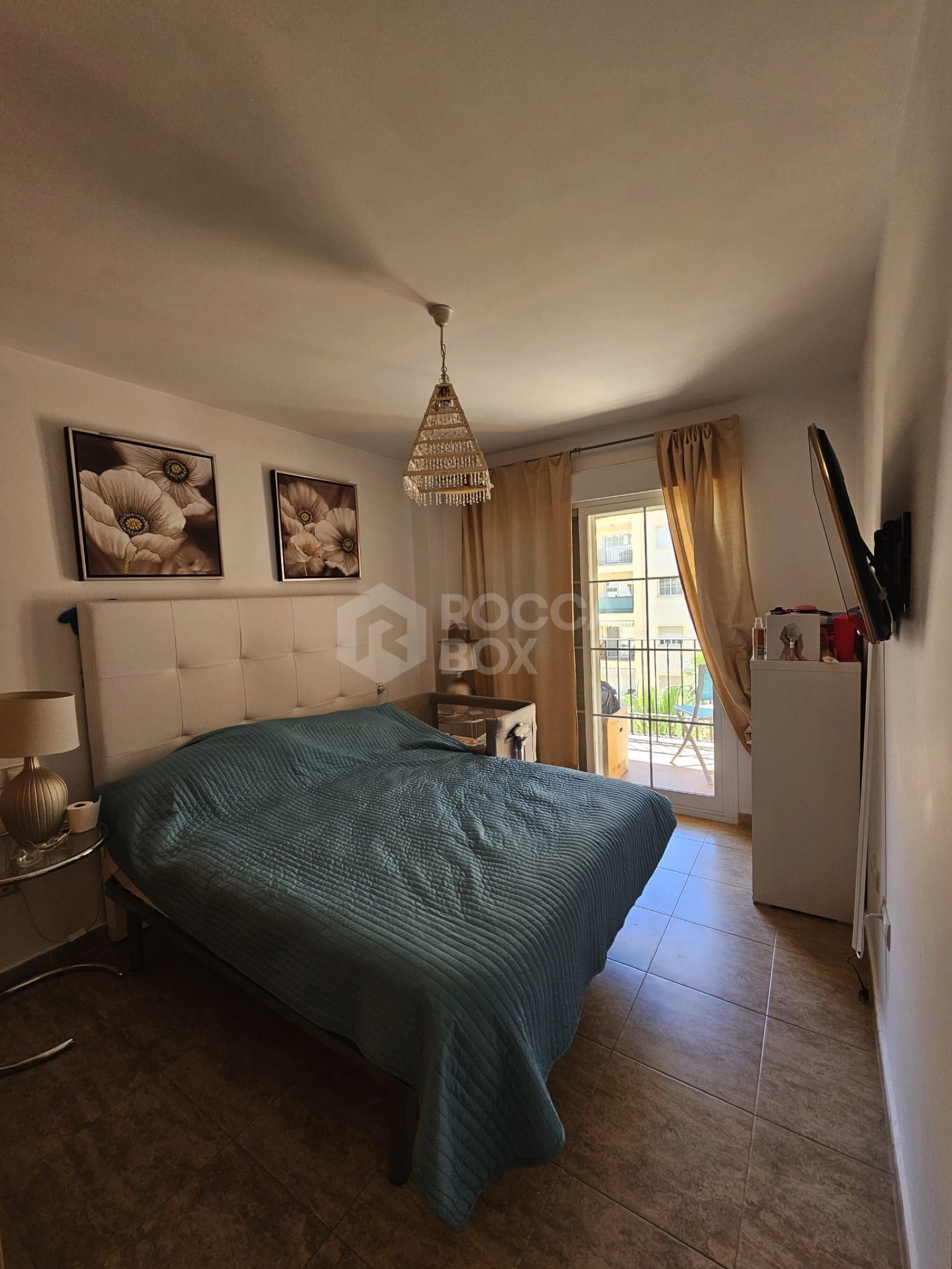 Bright Top-Floor Apartment in the Heart of Modern Estepona