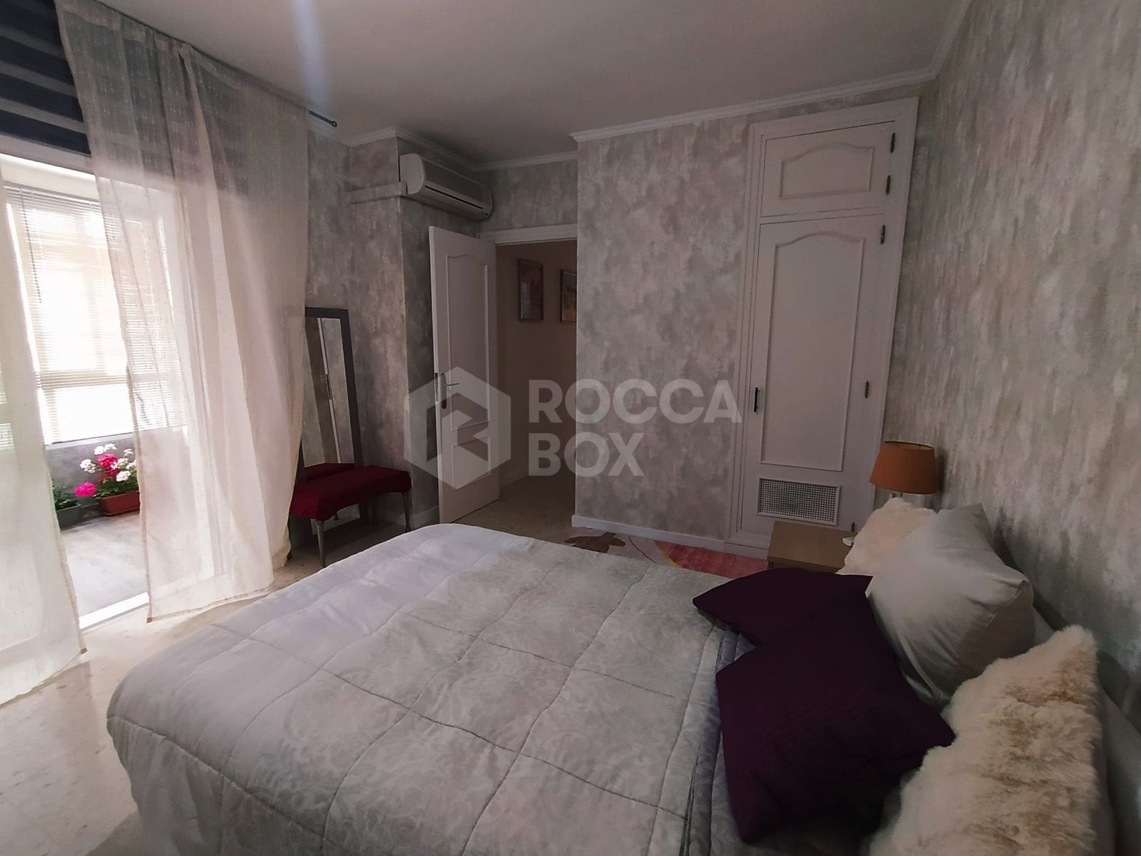 Charming Semi-Detached Townhouse