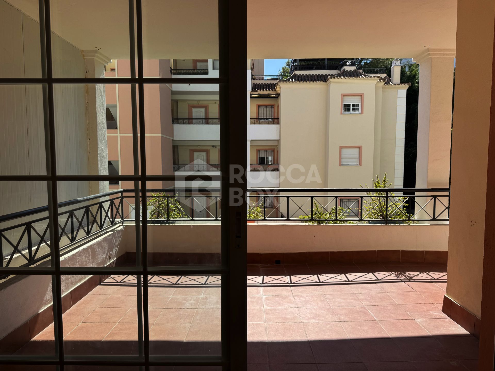 Exquisite 2-Bedroom Apartment in Marbella River Garden