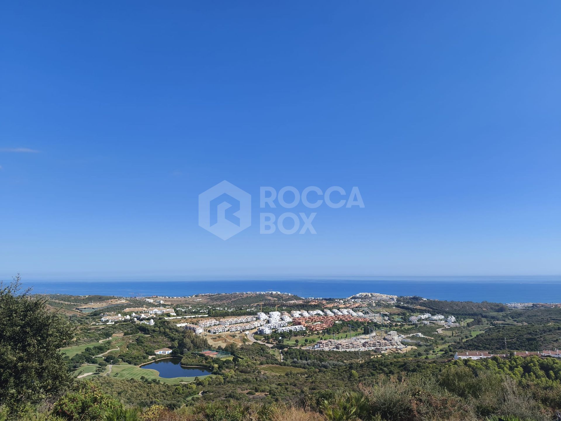 Charming Top-Floor Flat in Hacienda Casares