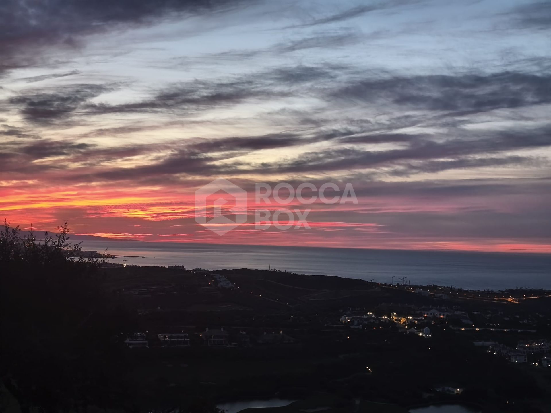 Charming Top-Floor Flat in Hacienda Casares