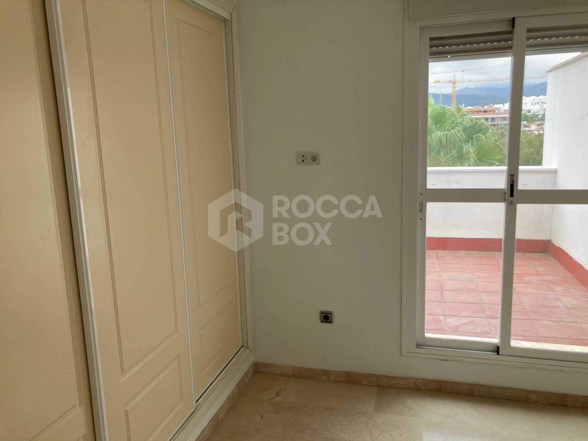 Exceptional Duplex Flat in Tranquil Lomas de Retamar, Cancelada