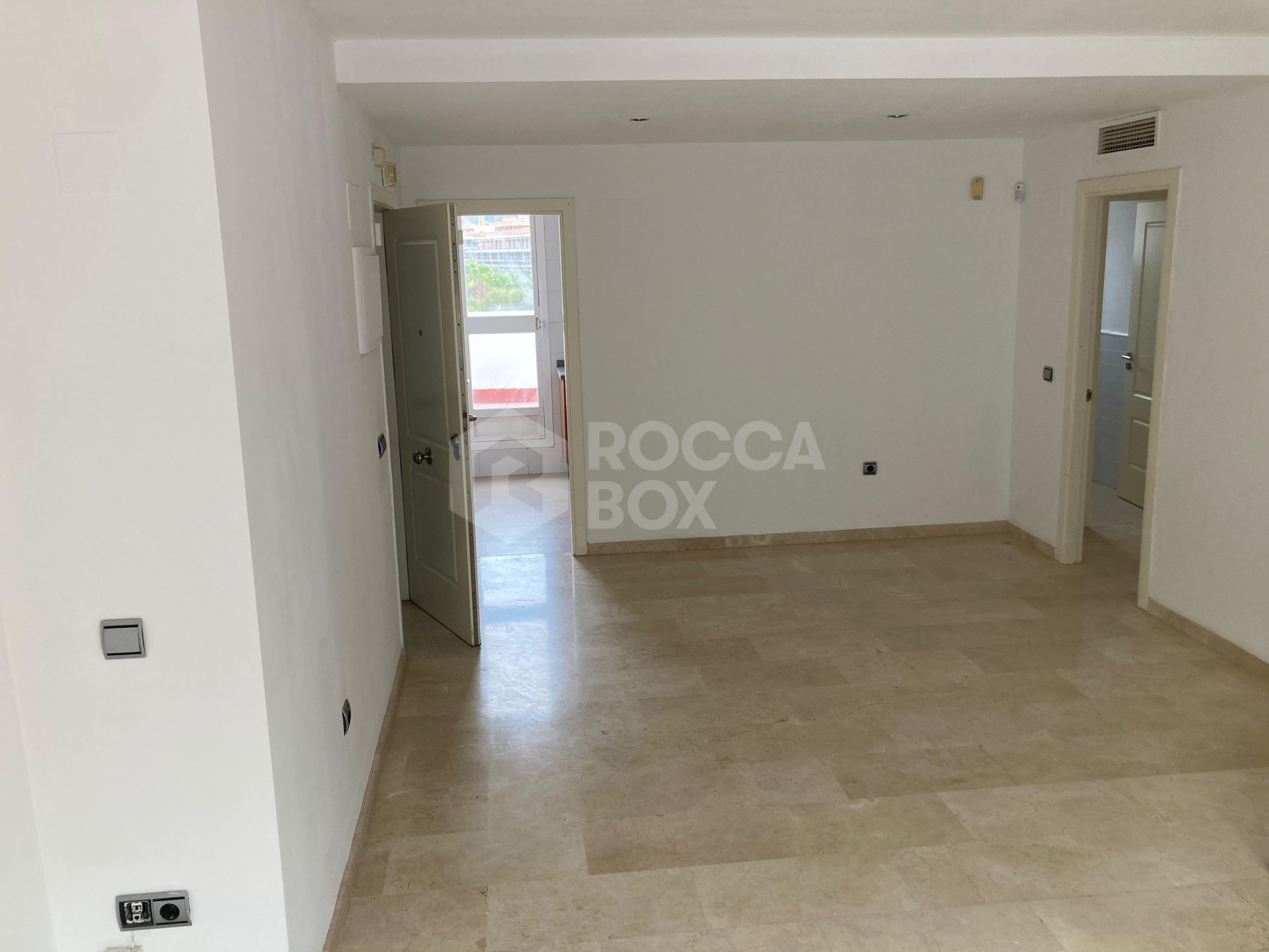 Exceptional Duplex Flat in Tranquil Lomas de Retamar, Cancelada