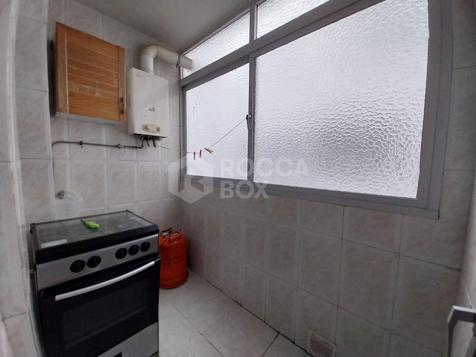 Spacious and Luminous 3-Bedroom Apartment in the Heart of Estepona's Centro