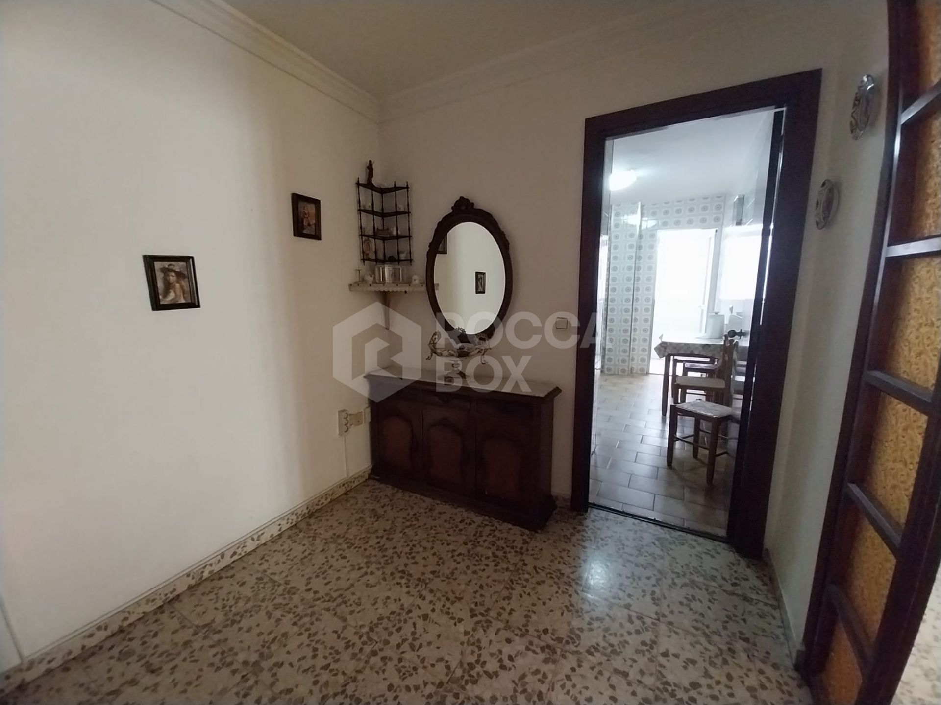 Spacious and Luminous 3-Bedroom Apartment in the Heart of Estepona's Centro