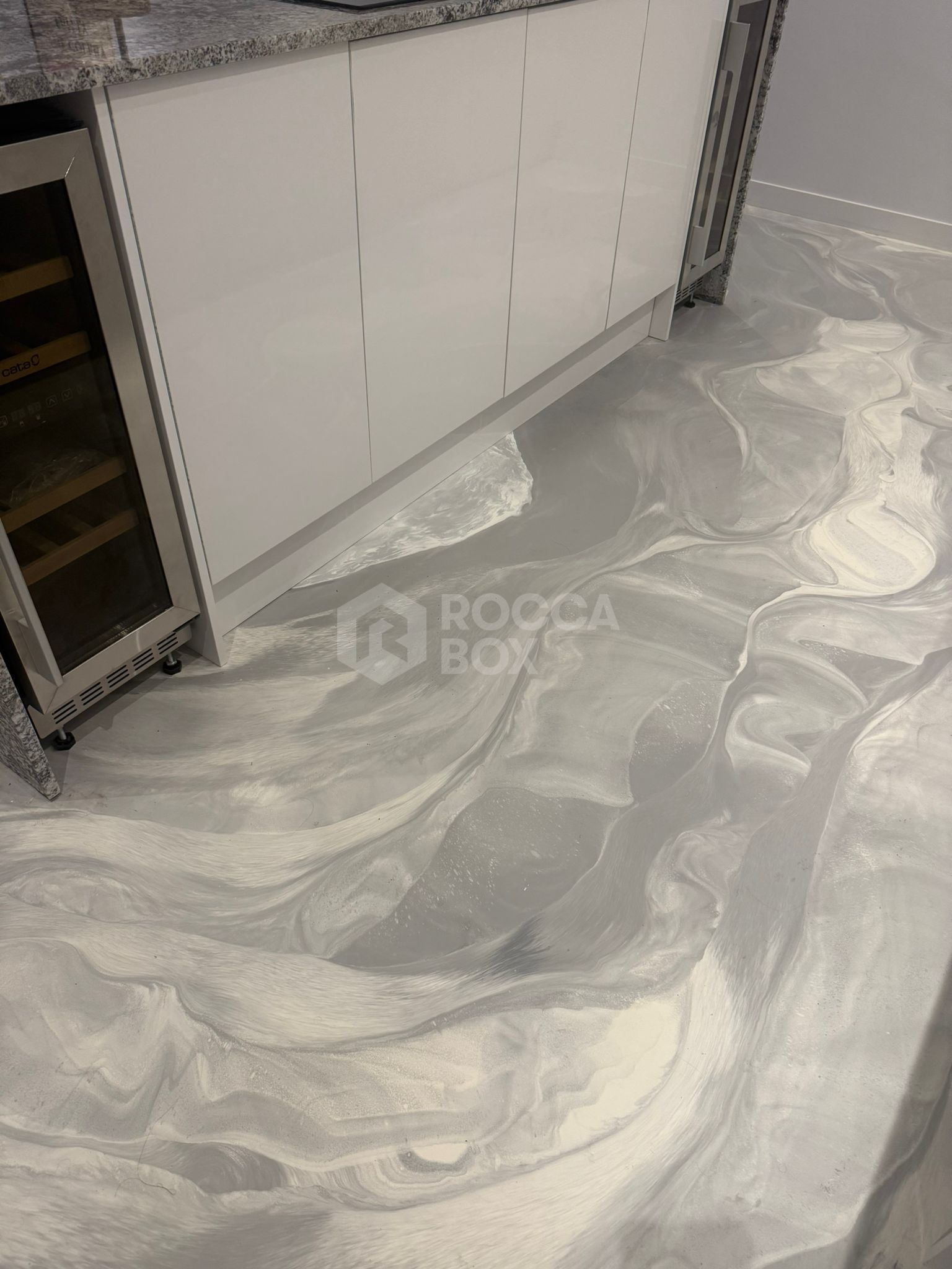 Stunning, fully renovated apartment in Urbanización Las Colinas de Marbella 2