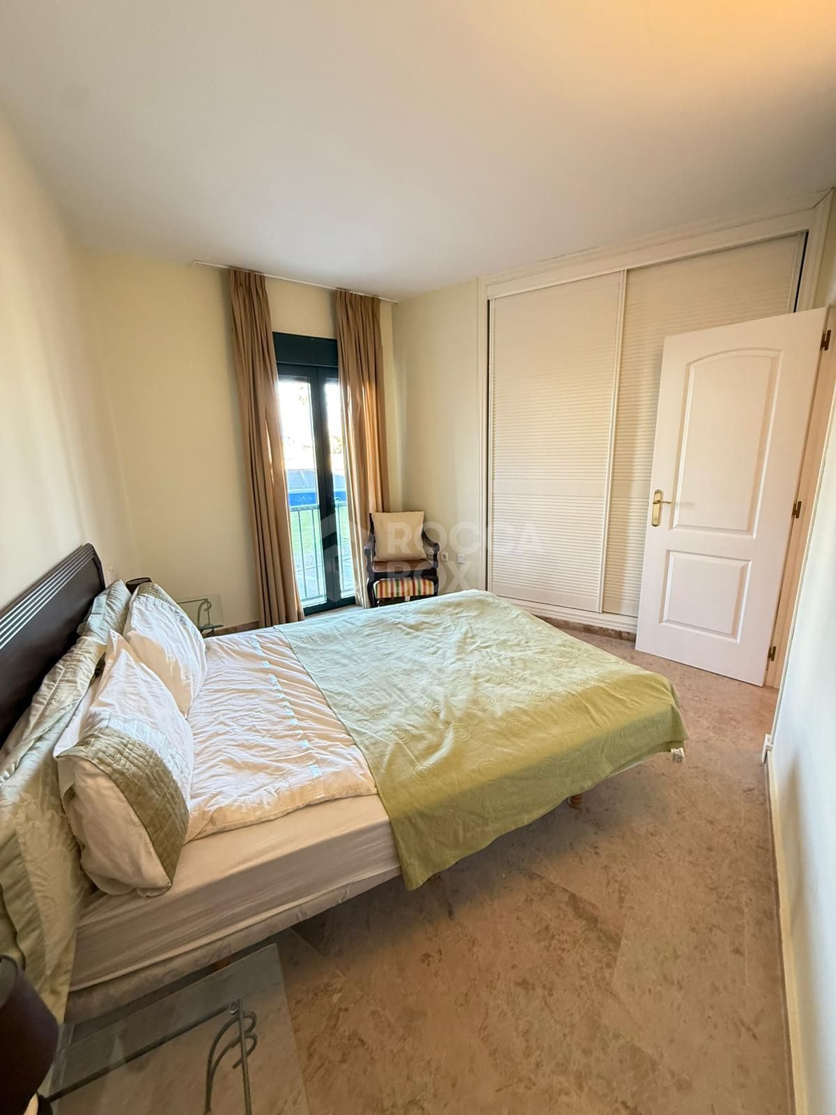 Immaculate Apartment in the Prestigious Los Almendros