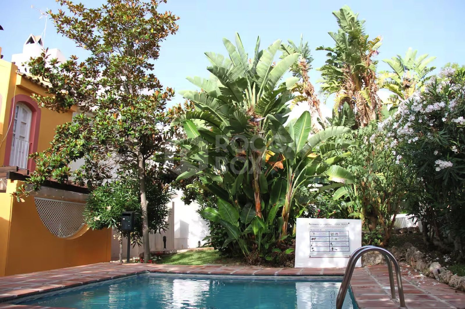 Stunning 5-Bedroom Townhouse in Altos del Rodeo