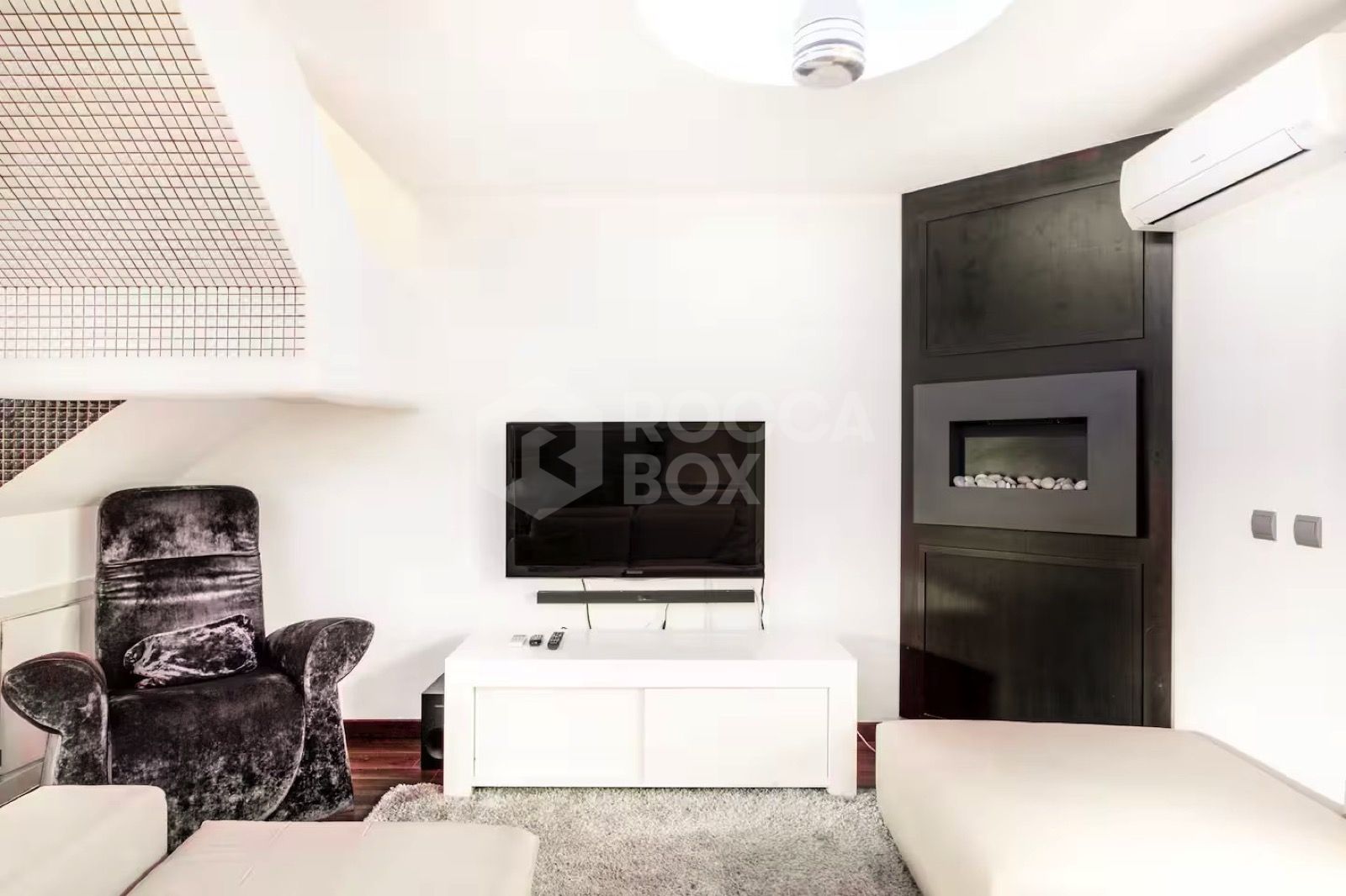 Stunning 5-Bedroom Townhouse in Altos del Rodeo