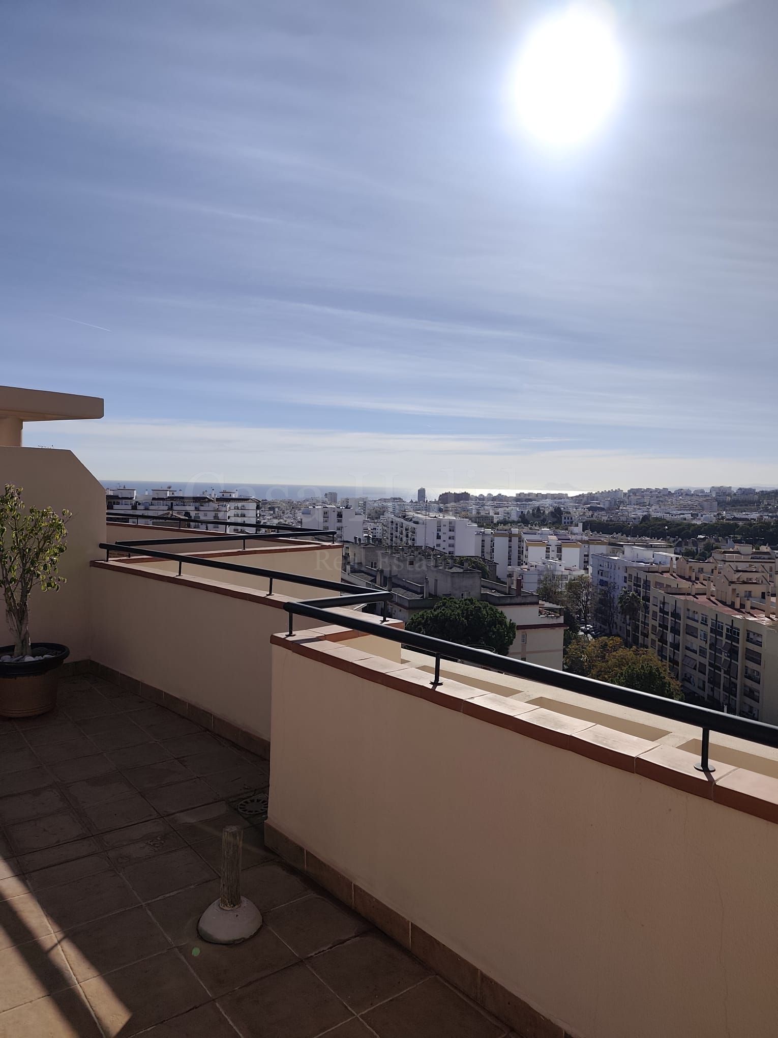 Penthouse in Avda de Andalucia - Sierra de Estepona, Estepona